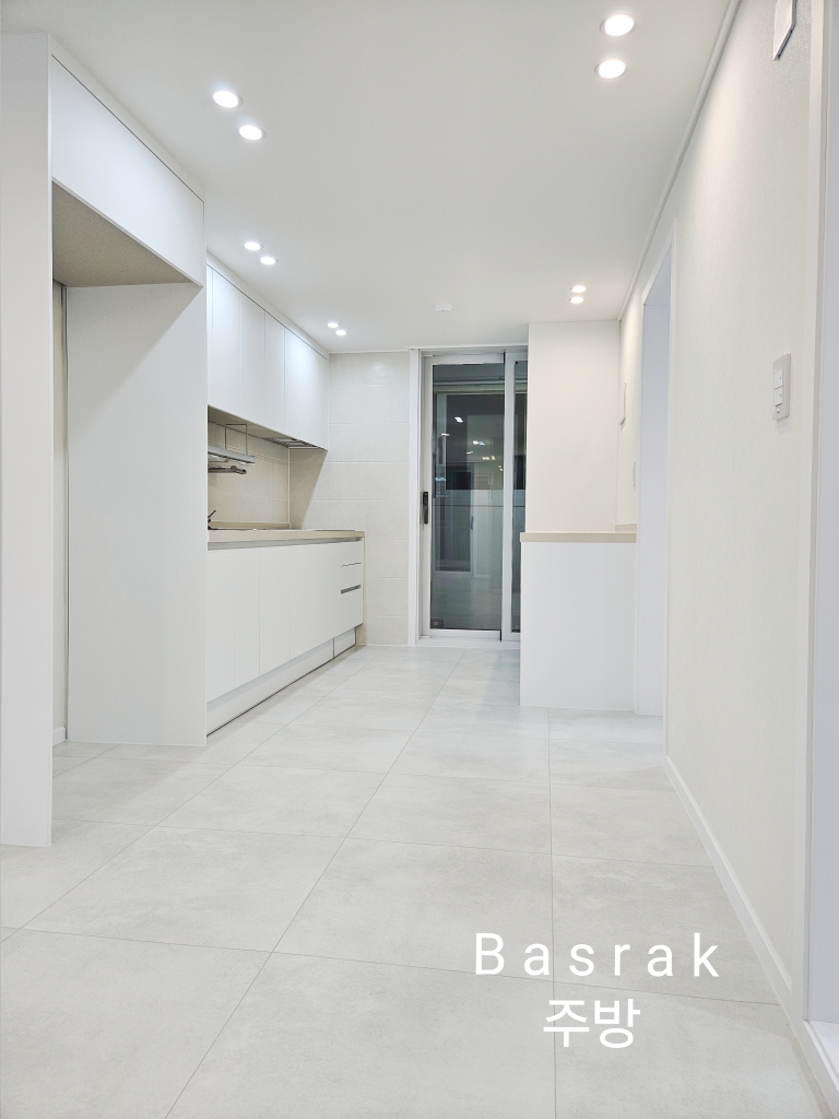 3660877216_KYGkz316_ccf207cefea74d7e57f7ecf6b56cb57ddbcb83e7.jpg 이미지크게보기